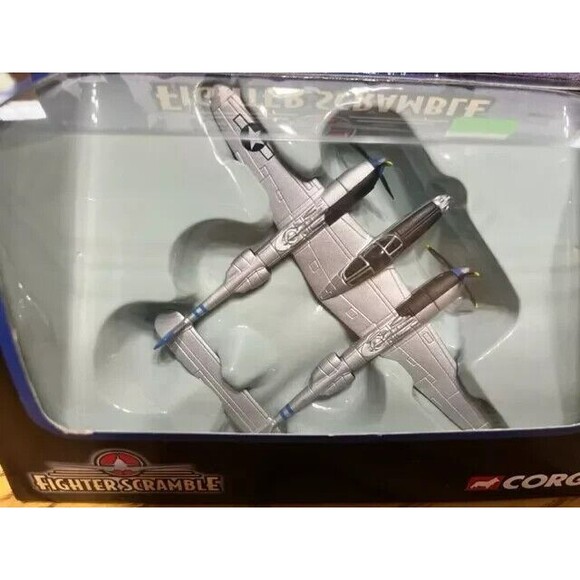 CORGI SHOWCASE COLLECTION FIGHTER SCRAMBLE P-38 LIGHTNING PACIFIC "LITTLE EVA" - Picture 2 of 11